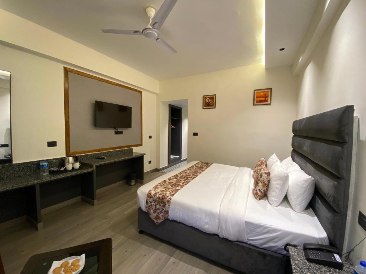 Click Sunburry Hotel Katra Катра Екстер'єр фото