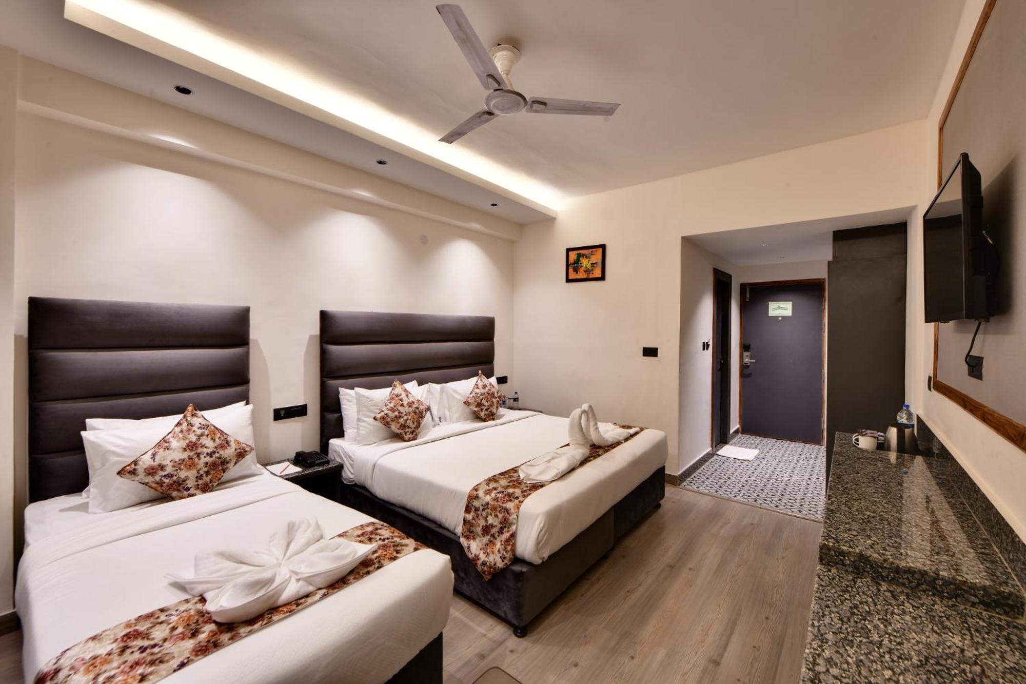 Click Sunburry Hotel Katra Катра Екстер'єр фото