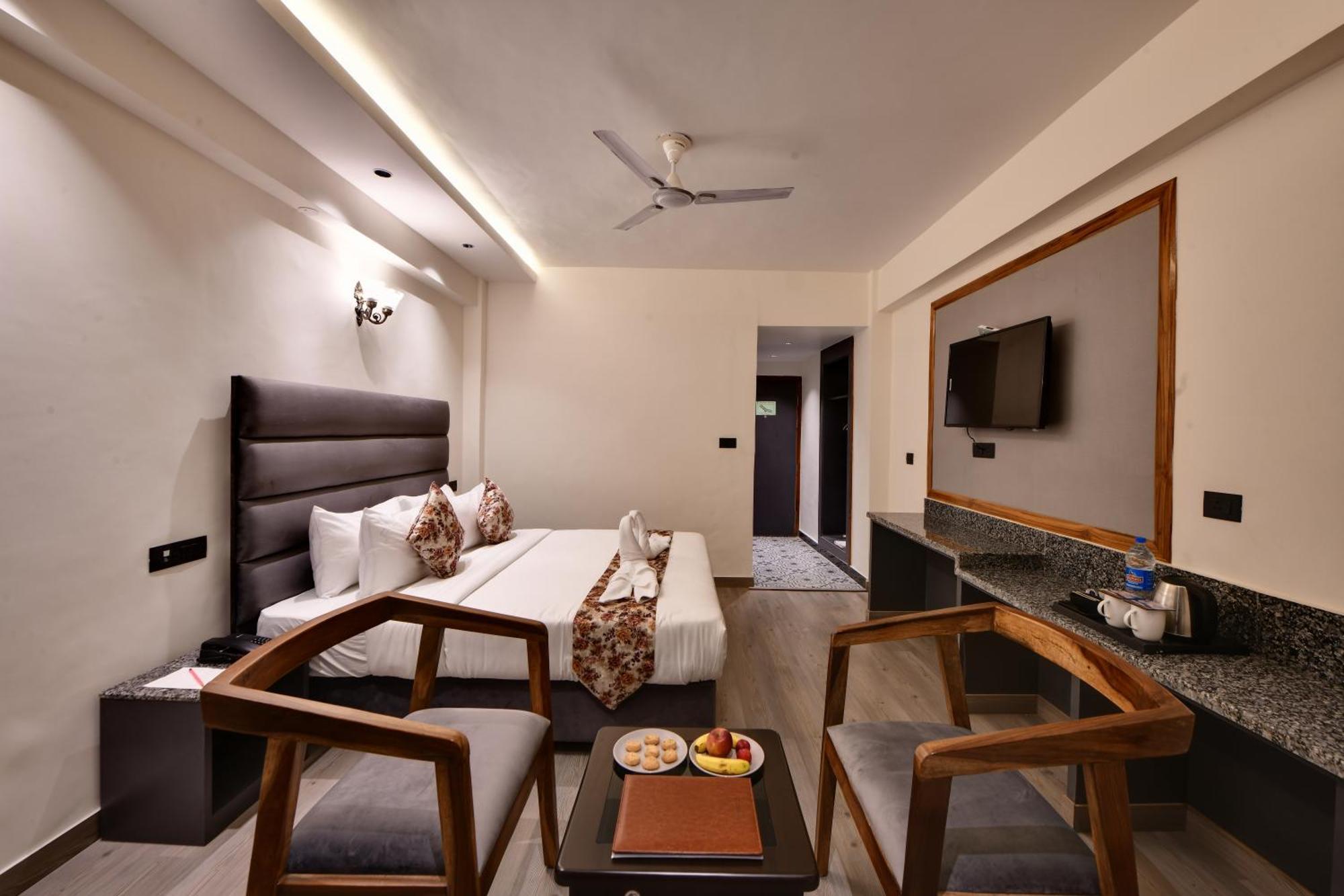 Click Sunburry Hotel Katra Катра Екстер'єр фото