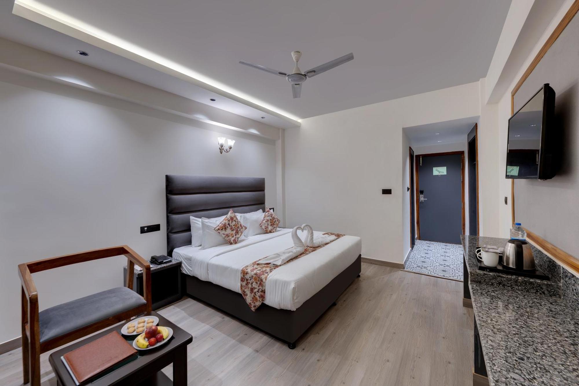 Click Sunburry Hotel Katra Катра Екстер'єр фото